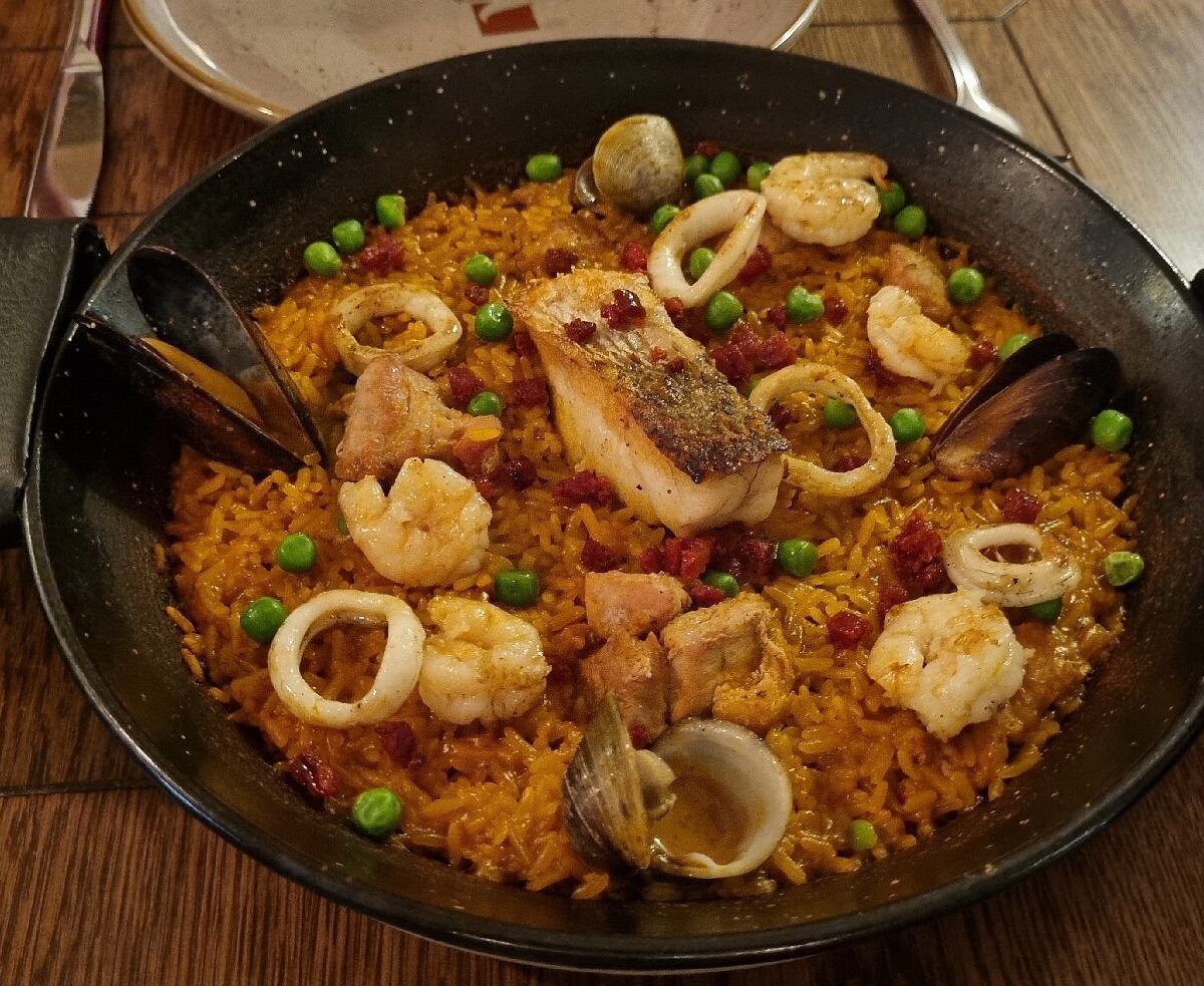 RESTAURANTE EL BURLADOR Mediterráneo - Caribe (Cartagena) signature dishes Paella
Tapas Platter
Grilled Seafood